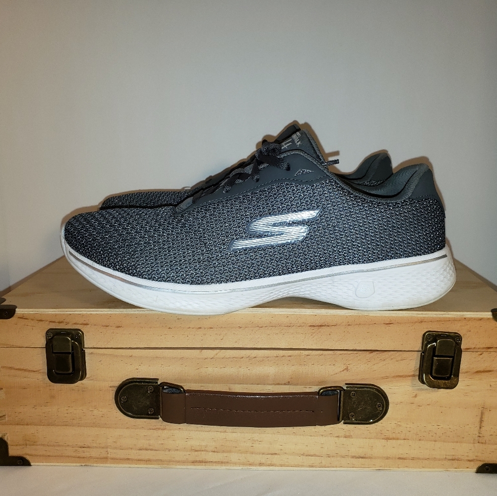 Skechers Women's GOwalk Glorify Sneakers, Size 8.5